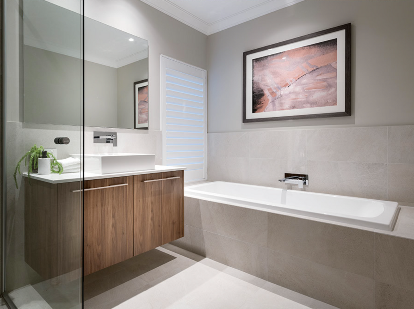 Apollo White Bathtub